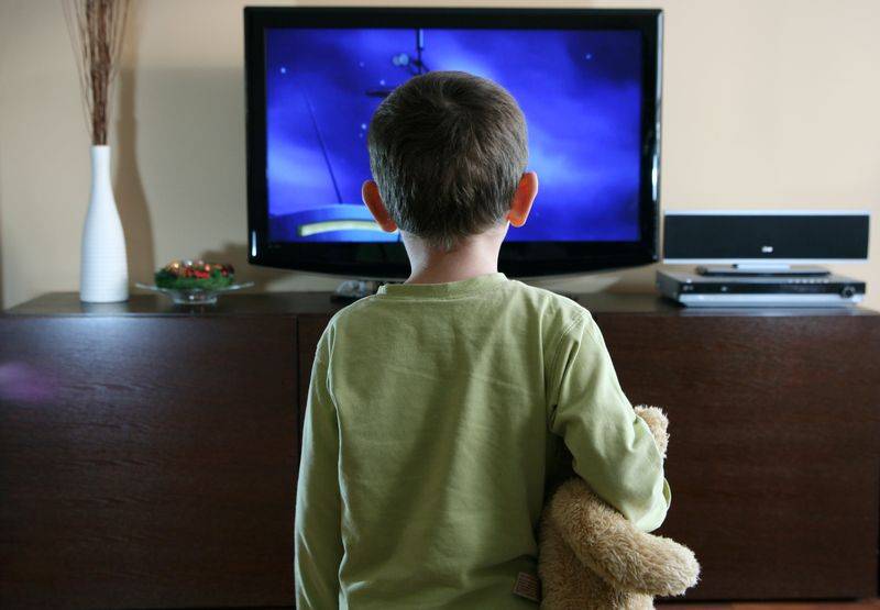 Mangiare di fronte alla tv? Decisamente no